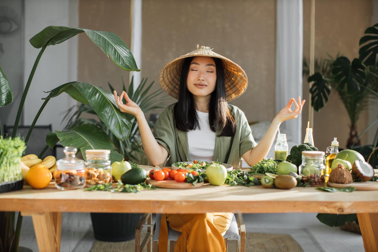 Mindful Eating Practices for Long-Term Weight Control